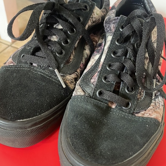 Vans Tennis Shoes - Picture 2 of 9